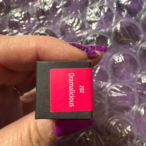 Dramalicious Lipstick Shade 202